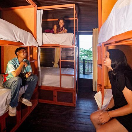 Mad Monkey Nusa Lembongan Ngoại thất bức ảnh