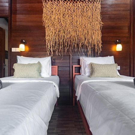 Mad Monkey Nusa Lembongan Ngoại thất bức ảnh
