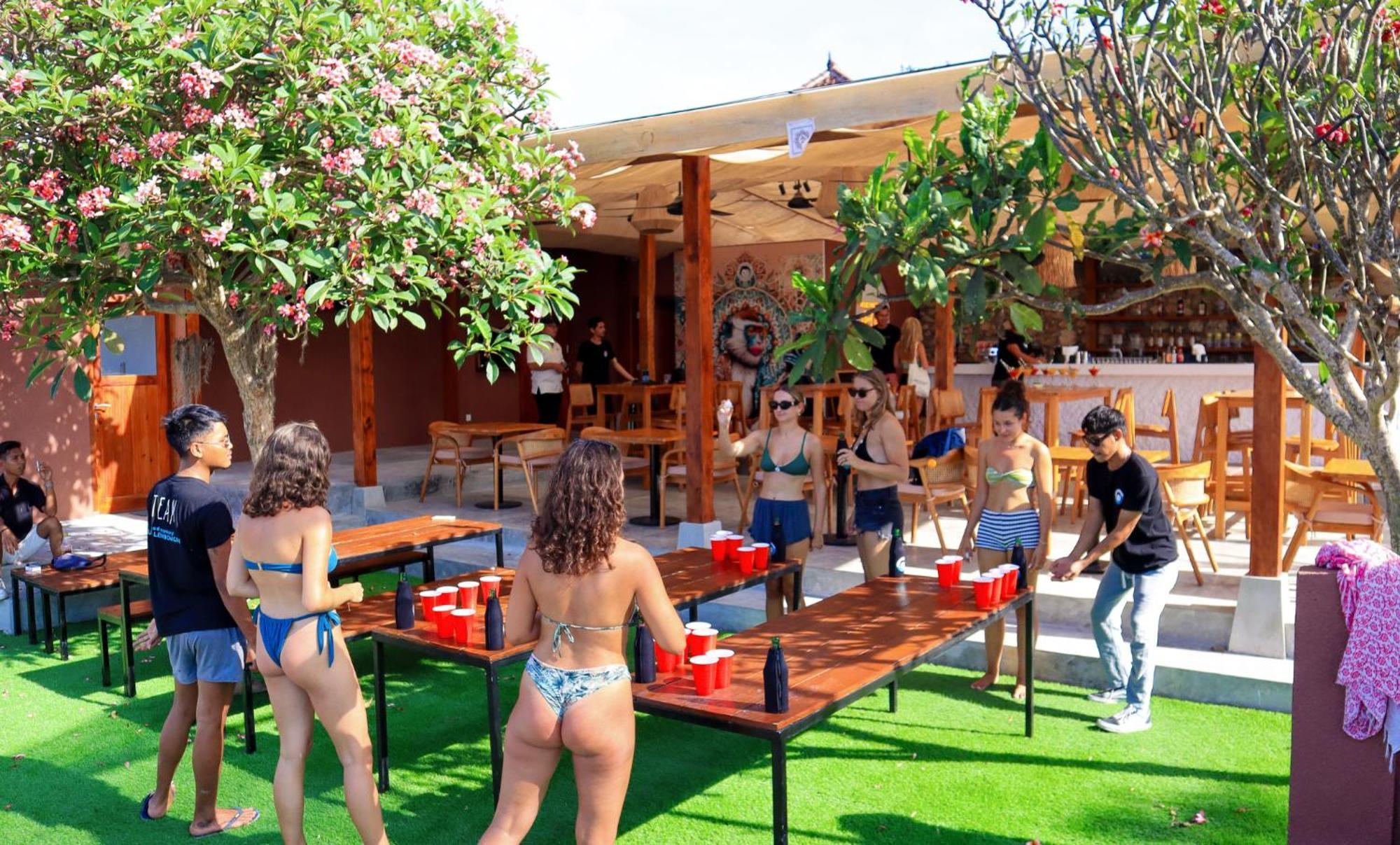 Mad Monkey Nusa Lembongan Ngoại thất bức ảnh