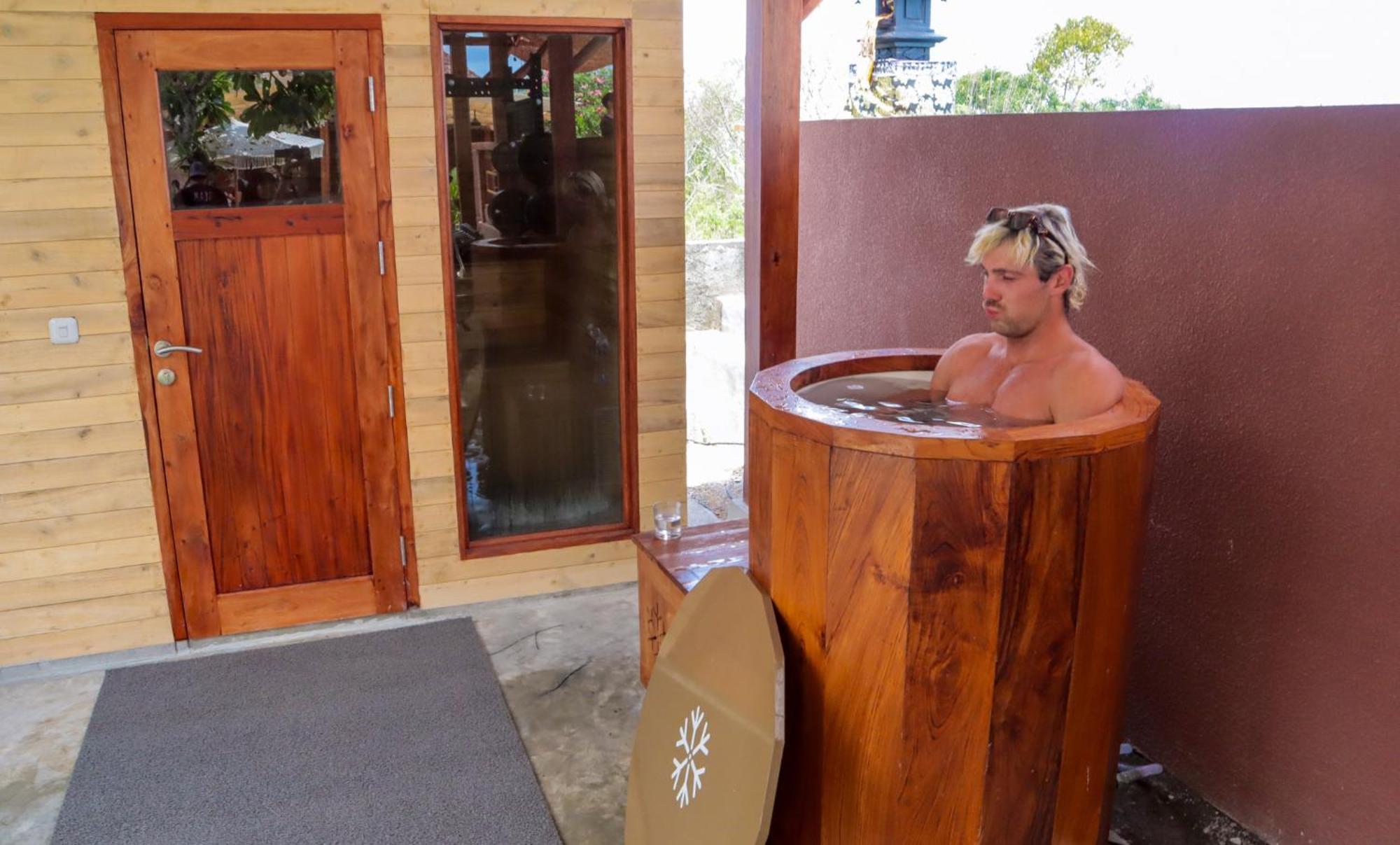 Mad Monkey Nusa Lembongan Ngoại thất bức ảnh