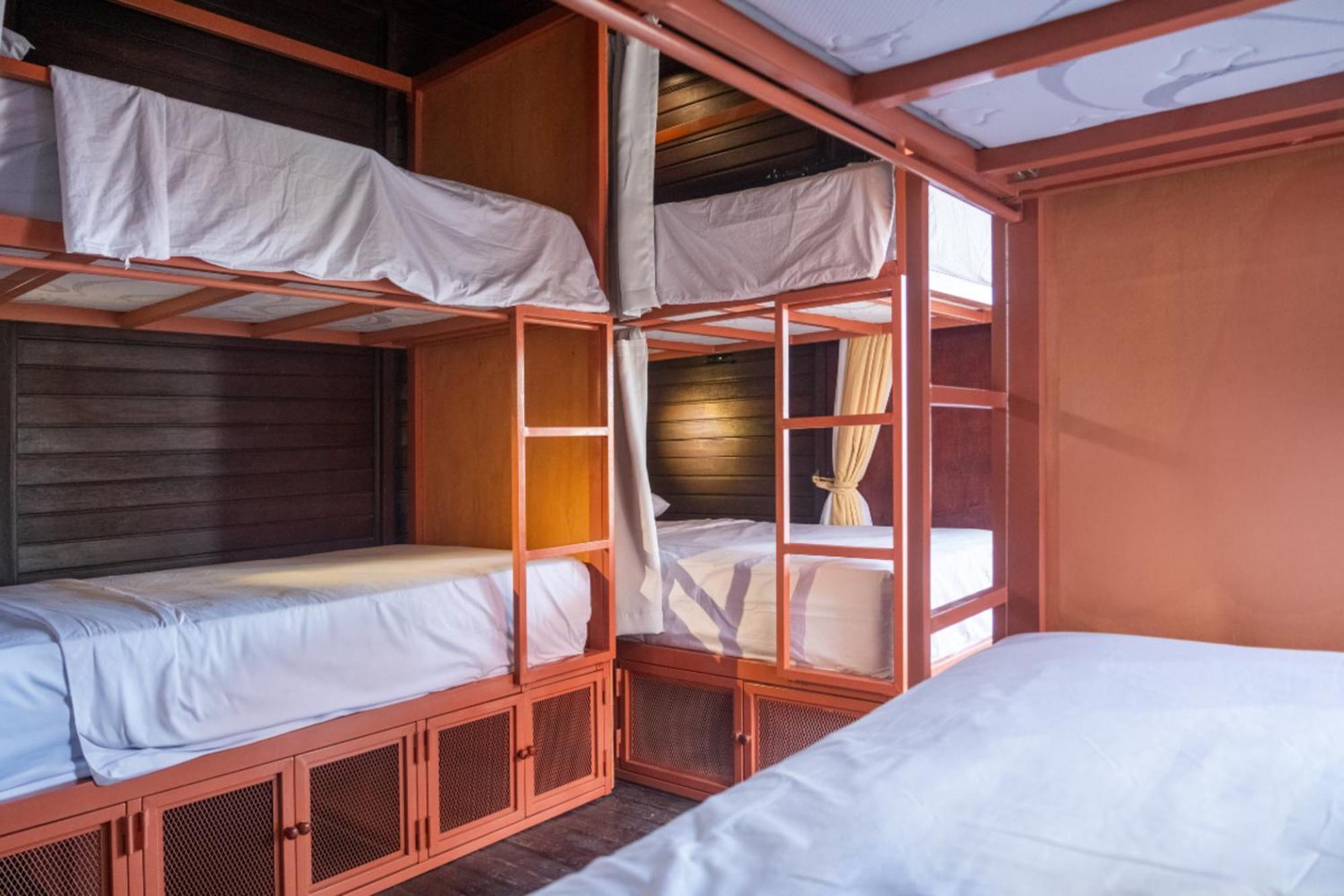 Mad Monkey Nusa Lembongan Ngoại thất bức ảnh