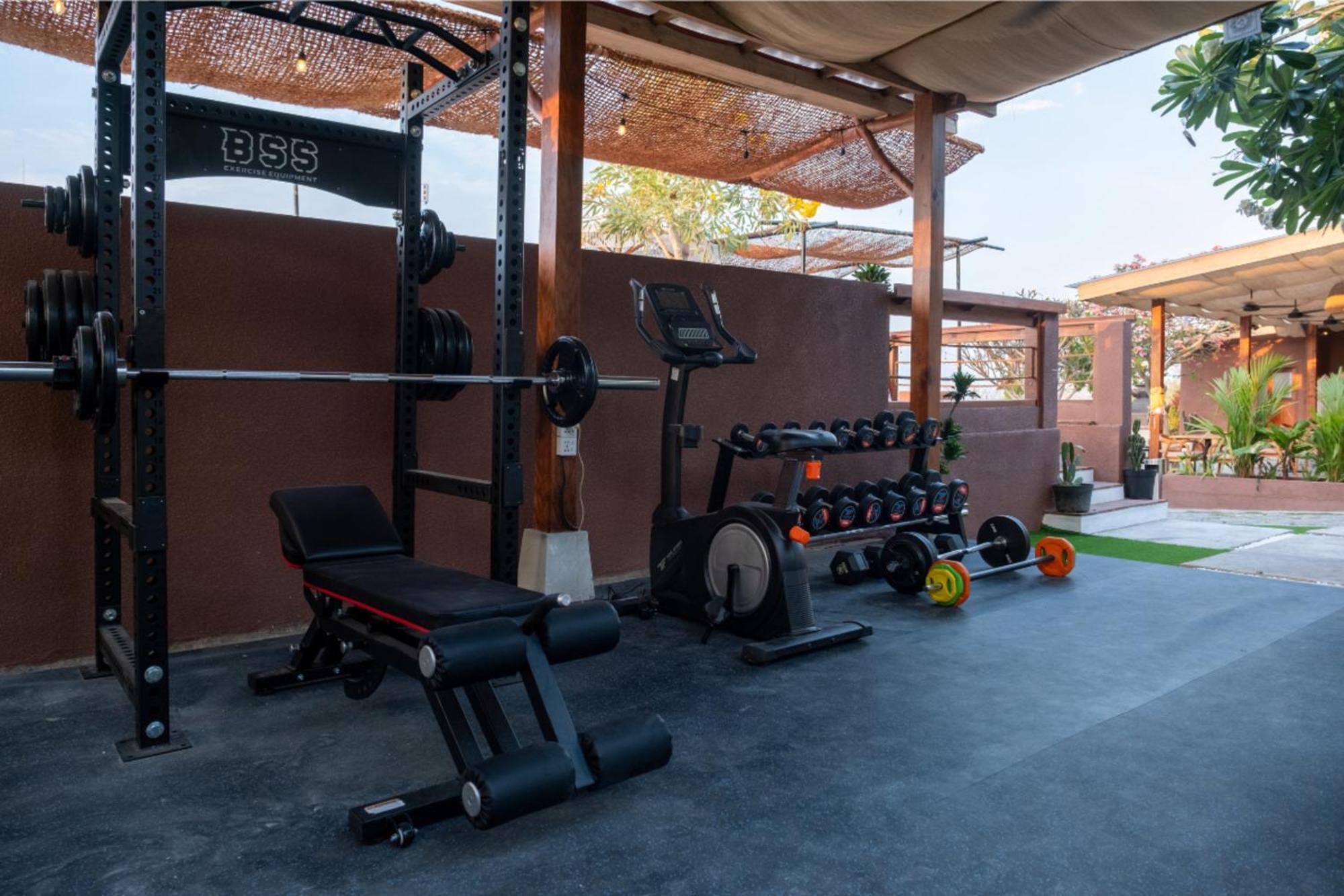 Mad Monkey Nusa Lembongan Ngoại thất bức ảnh