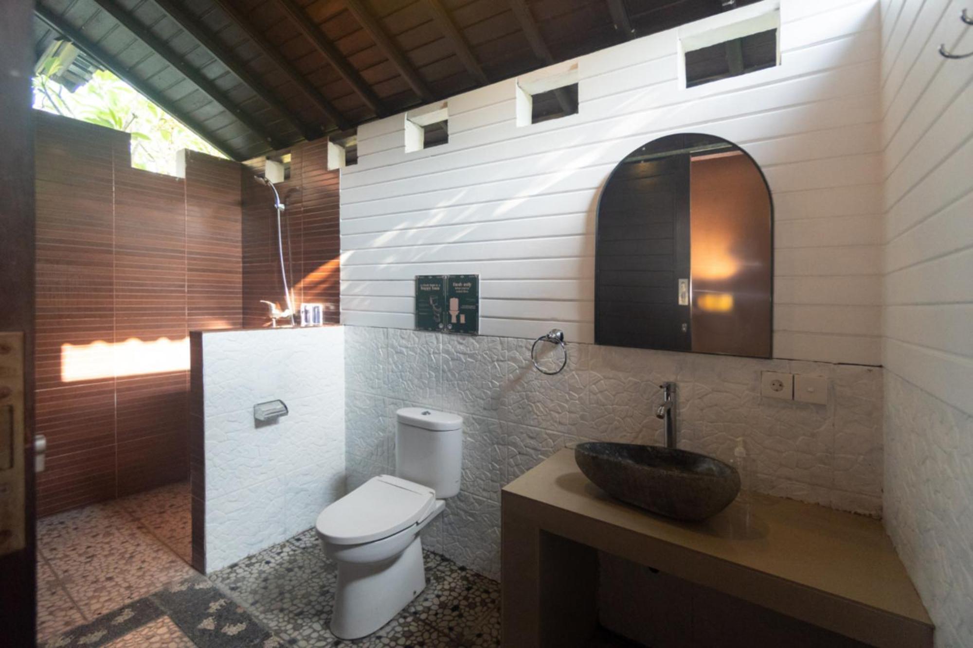 Mad Monkey Nusa Lembongan Ngoại thất bức ảnh