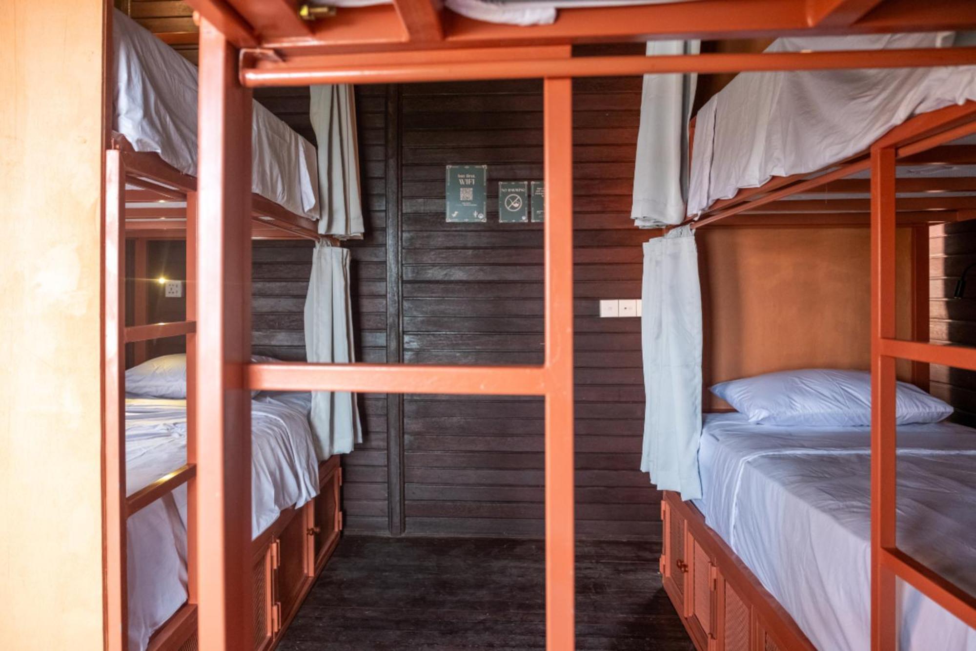 Mad Monkey Nusa Lembongan Ngoại thất bức ảnh
