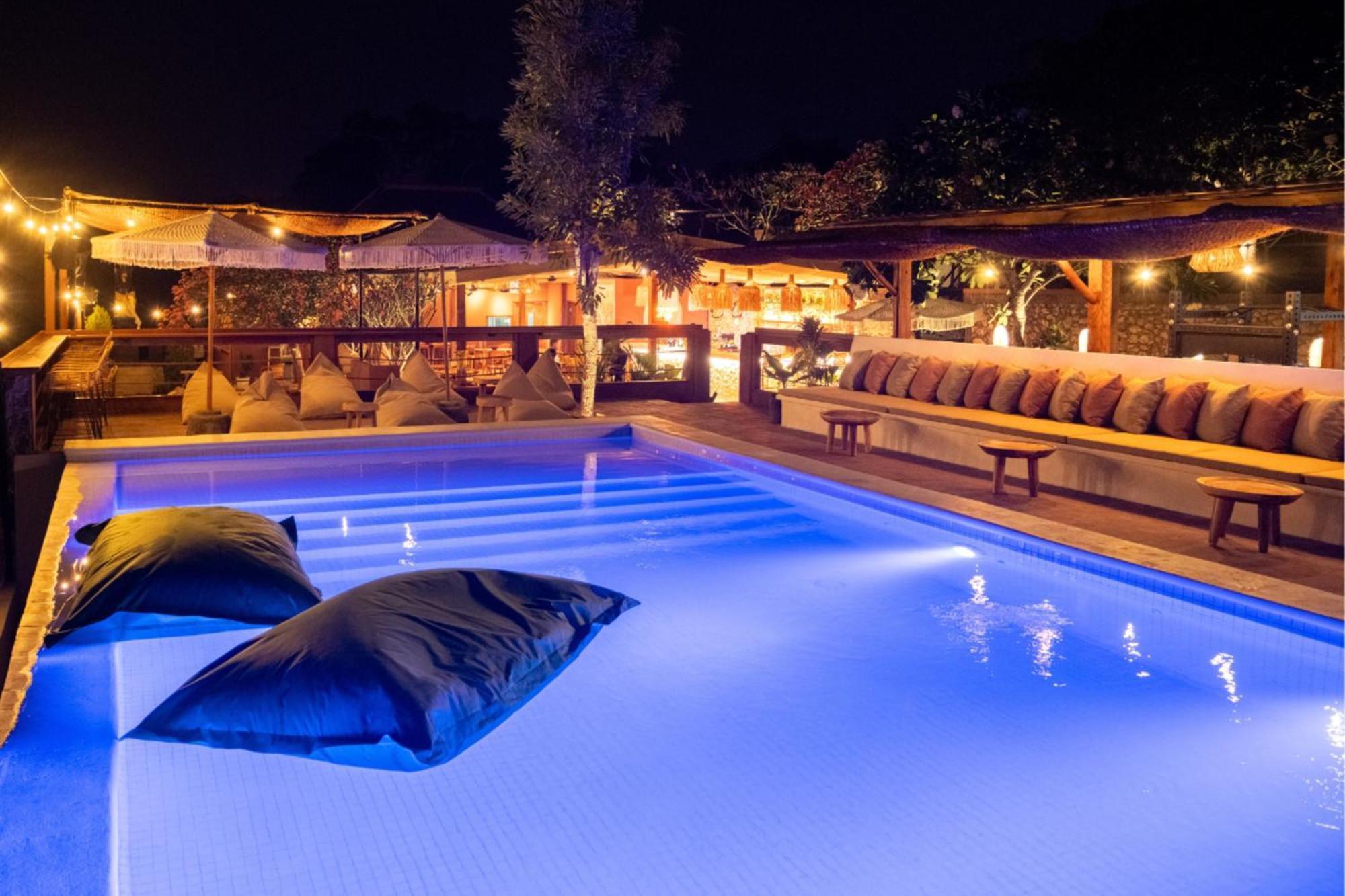 Mad Monkey Nusa Lembongan Ngoại thất bức ảnh